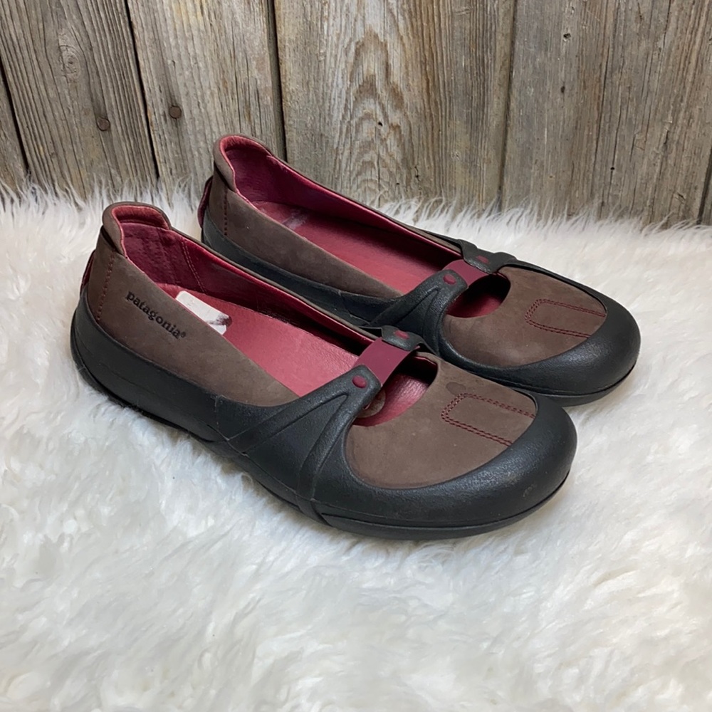 Patagonia Women's Flats in Brown and Black